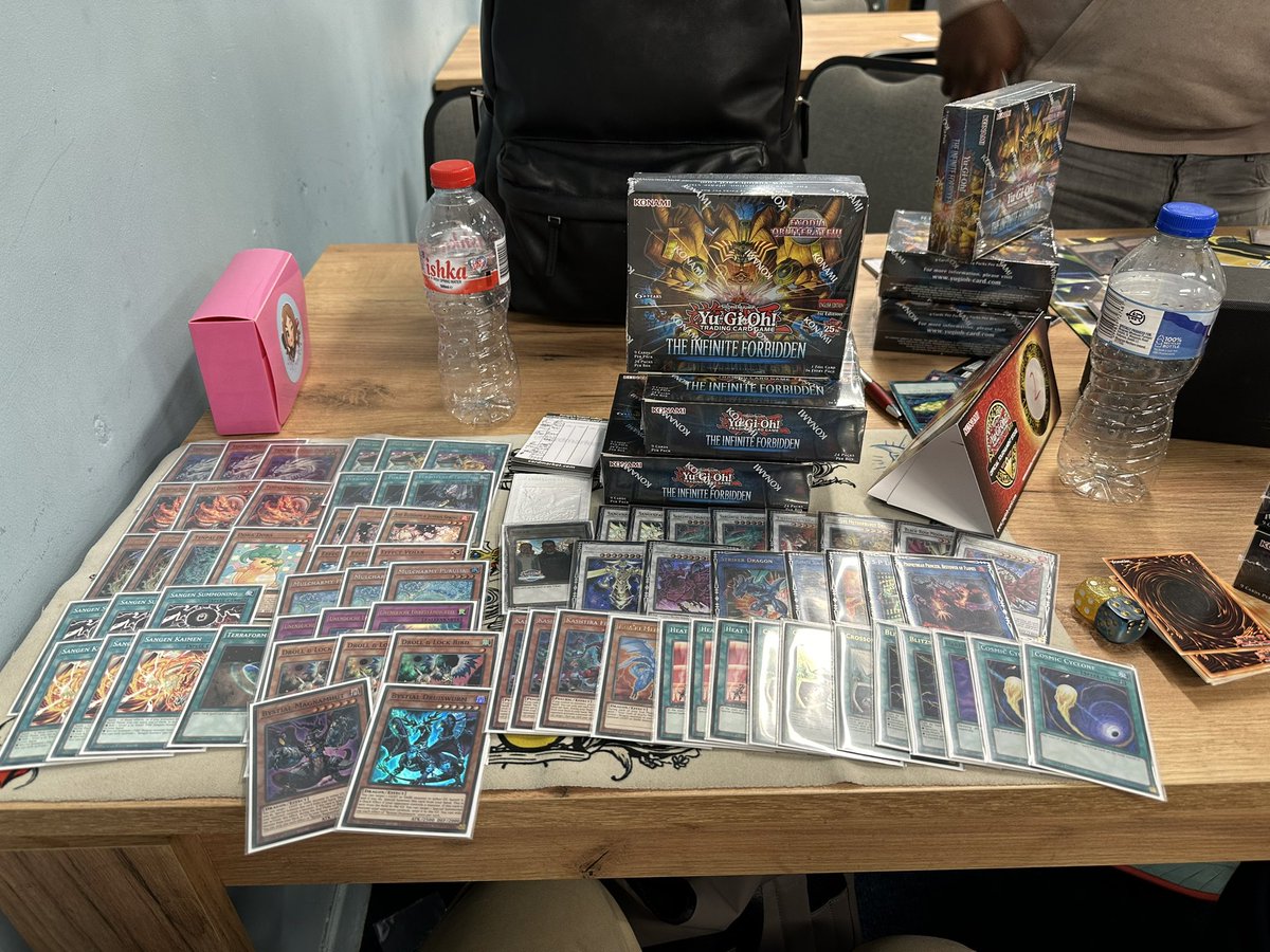 ElpyEff's tweet image. Played tenpai for the case tournament in cork today, finished top 4 (split the case, no point playing out top 4). Literally the same as the nats deck with info cards lmao