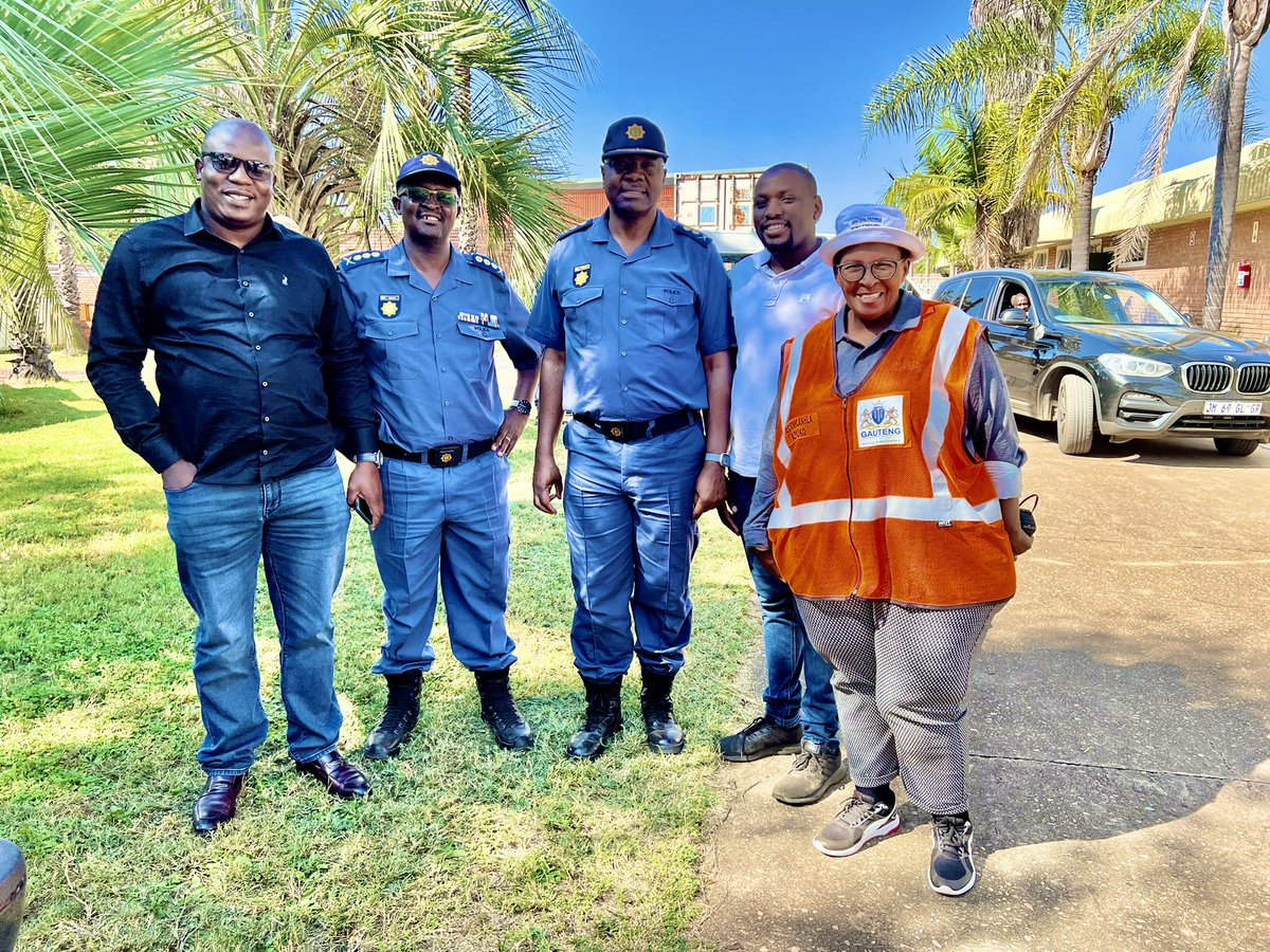 That’s correct <a href="/FabAcademic/">Kgethi Phakeng, PhD(Wits); Hon DSc (UBristol)</a> . This is Izintaba Crocodile 🐊 farm 😊. Raymond and Collen Chauke.