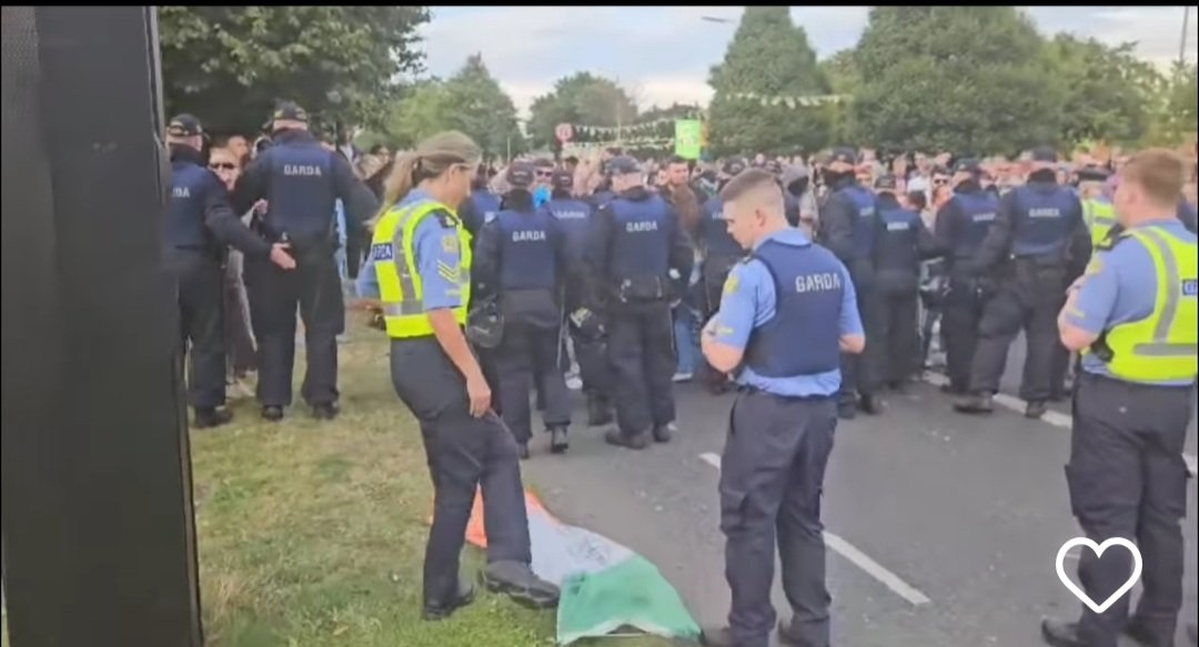 Filculturalire's tweet photo. @gardarep Glad to hear the young Garda is ok but i would like to know on the level of respect the garda hold for the national flag. No matter what type of trouble the flag of ireland should be respected at all times. A member of the garda kicked the flag as it ment nothing this should not https://t.co/xP4ofQynKM