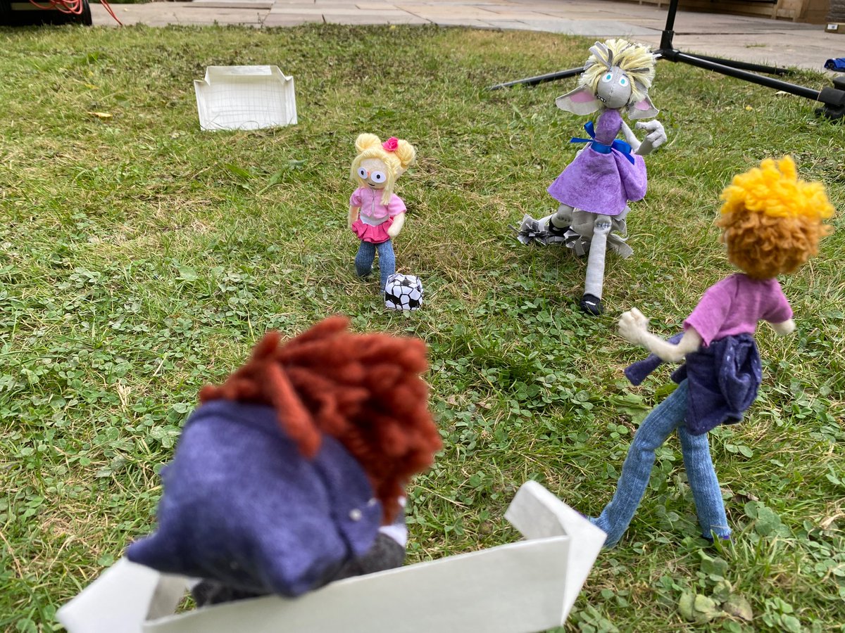 TheClanbersher's tweet photo. Puppets playin football!
Or soccer, same thing lol
- Q

(Puppets by @paperoxalis ) https://t.co/kiq28tQ9YC