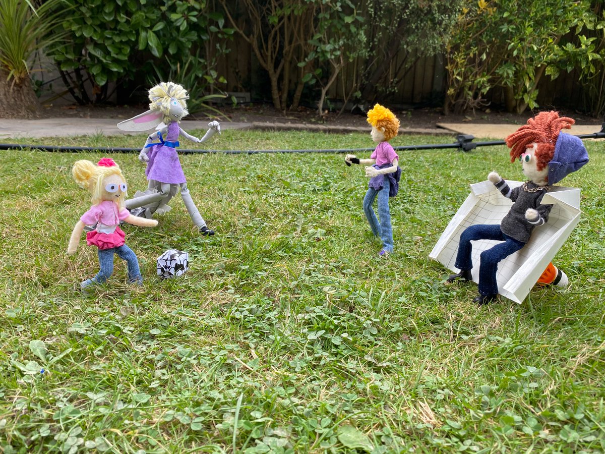 TheClanbersher's tweet photo. Puppets playin football!
Or soccer, same thing lol
- Q

(Puppets by @paperoxalis ) https://t.co/kiq28tQ9YC