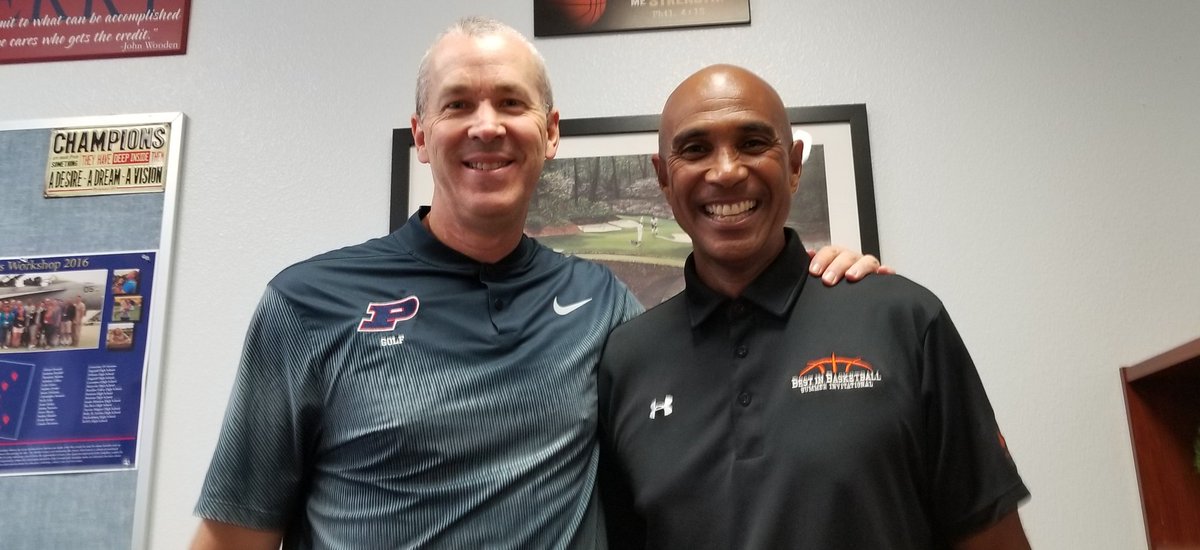 MonarchSportsAZ's tweet photo. .@PerryPumas07 started school earlier this week, but @CoachNold wasn't in his counselor's office.  He retired in May stating "... time to do something else."

▪︎ 26 yrs education 📚
▪︎ 30 yrs coach 🏀🏌‍♂️
 ▪︎ 3x state champ (HC) 
 ▪︎ 2x state champs (AC)

#GoodDude https://t.co/0ecvZ6uC6I