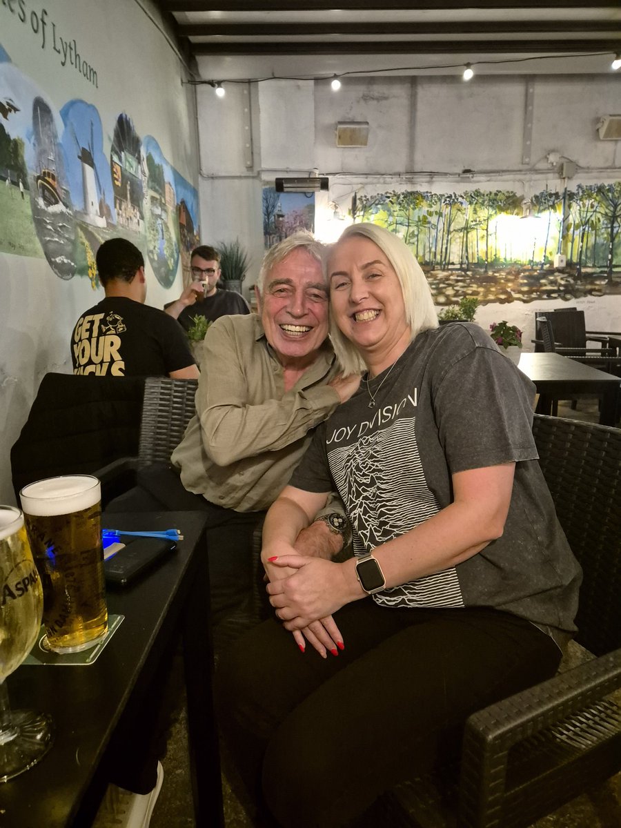 LeeB🐝 tweet media