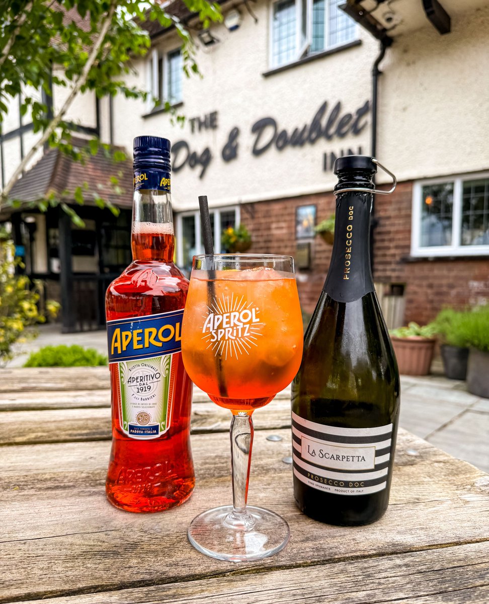 _The_LP's tweet image. It's spritz season! ⁠
⁠
There's nothing better than sipping an Aperol Spritz on a summers day 🍊 ⁠

#DogAndDoubletSandon