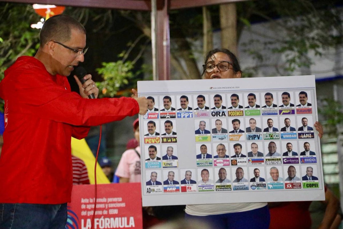 PartidoPSUV's tweet photo. Jorge Arreaza en Lara: El 28J nos estamos jugando la República https://t.co/OMwSe3ad86
#VenezuelaPintaBonito https://t.co/X7xcElsOFr