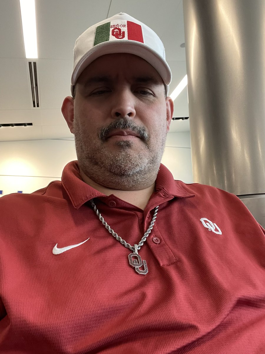 senoroukc's tweet photo. Finally boarding after 7 delays at the Atlanta airport this morning. What a way to start the day! ✈️ Been at the airport over 6 hours this morning… with about 4 hours of sleep last night.
#TravelWoes #DelayedReturn #Boomer #TiredandNeedSleep 😴 https://t.co/6nj3McCU3y