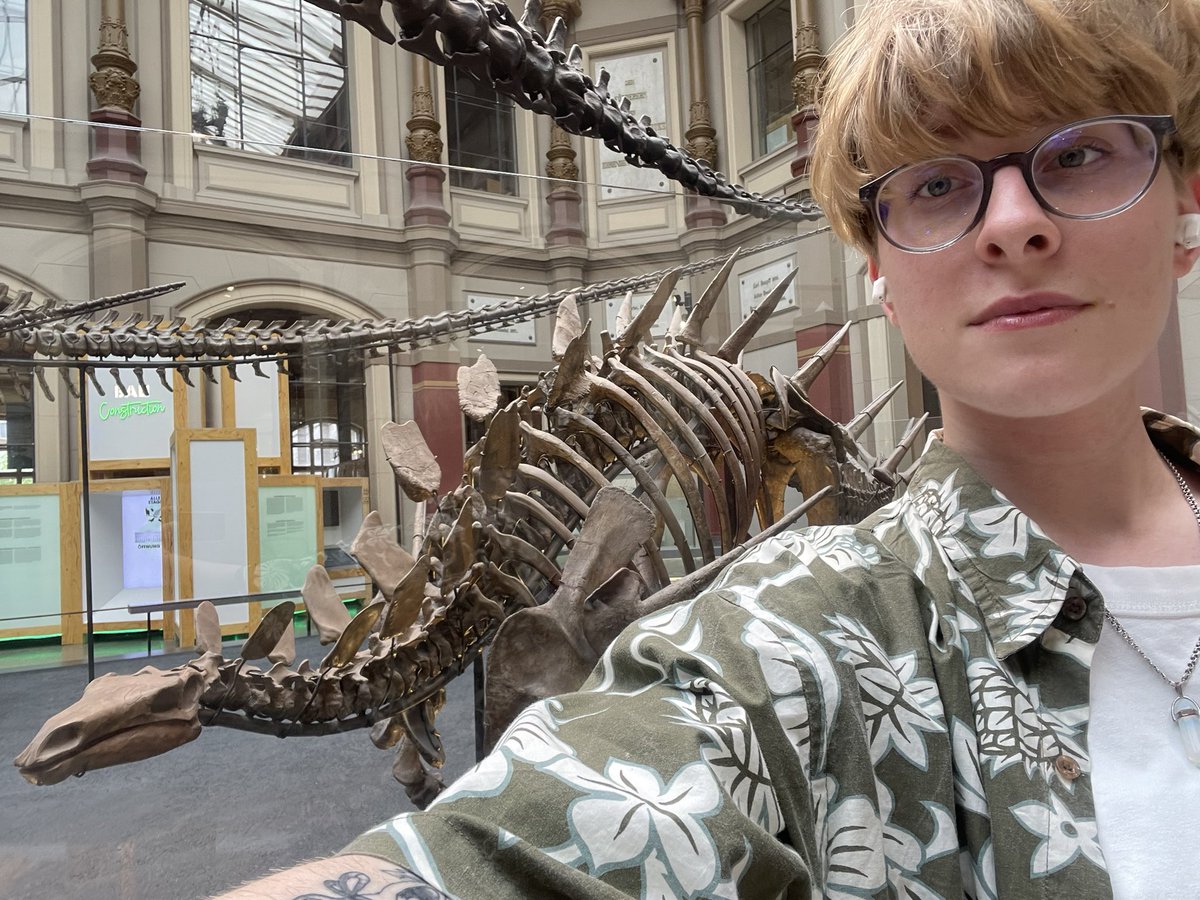 vash_poteryash's tweet image. Сегодня после экзамена на в2 по немецкому пошла в музей себя порадовать 
Я увидела впервые динозавров !!!