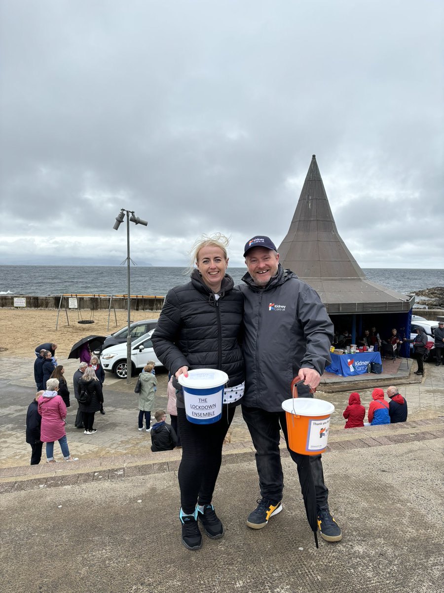 JoAnne_Dobson's tweet image. Thanks to everyone who braved the rain today in #Portstewart to join The Lockdown Ensemble &amp;amp; guests &amp;amp; to support our local #kidneyfamily through @kidneycareuk ! Special 🙏 to all our musicians, collectors, volunteers &amp;amp; donors!  #ToeTapping #OrganDonation☔️🪗