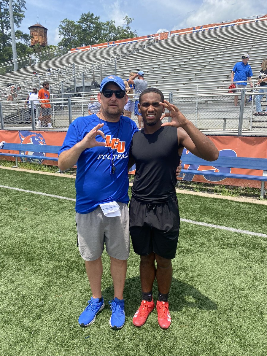#AGTG After a great conversation with @CoacJZGraham <a href="/tyson_andrus/">Tyson Andrus</a> I’m blessed to receive my second offer from Louisiana Christian University 💙🧡 #gocats