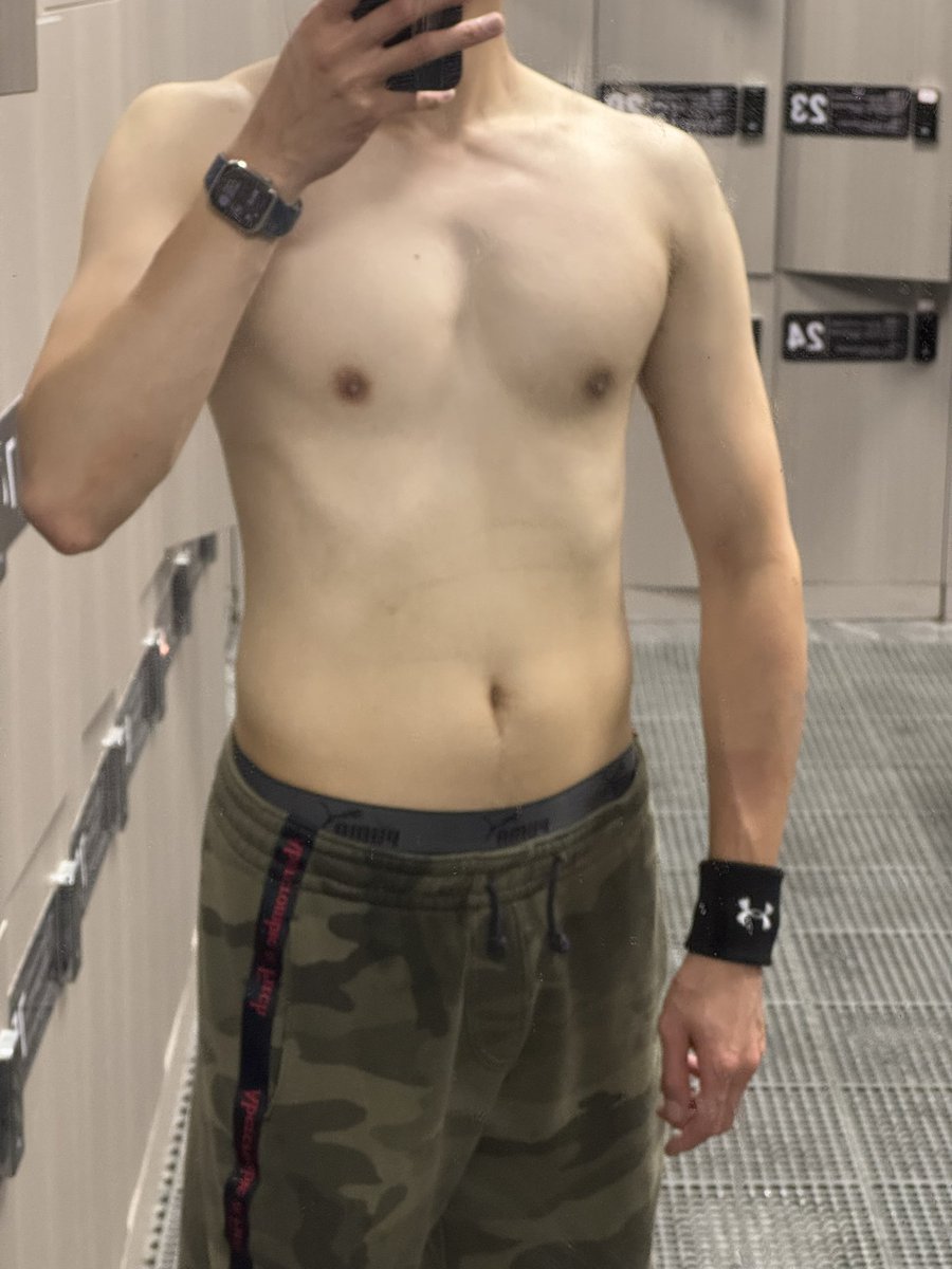 perhapsed's tweet photo. 记录健身🏋️变化 https://t.co/CdVFgRl8M6