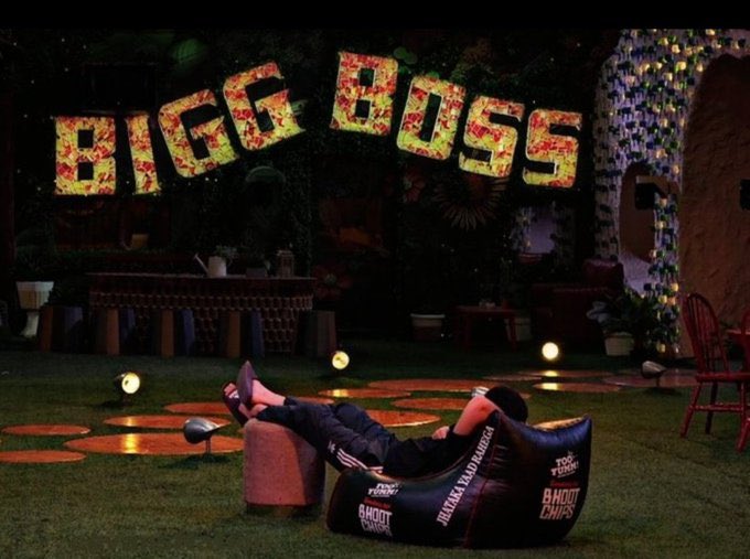 itzpapsa29's tweet photo. Challenging post to Elvish Army...!!! 

500RTs and 1000 Likes if you are participating in this trend. 

And drop 1000 comments using this tagline;

"BUZZMAKER ELVISH IN OTT3"

#BBOTT3 #ElvishYadav #ElvishArmy
#LuvKataria https://t.co/ij93qFy6TV