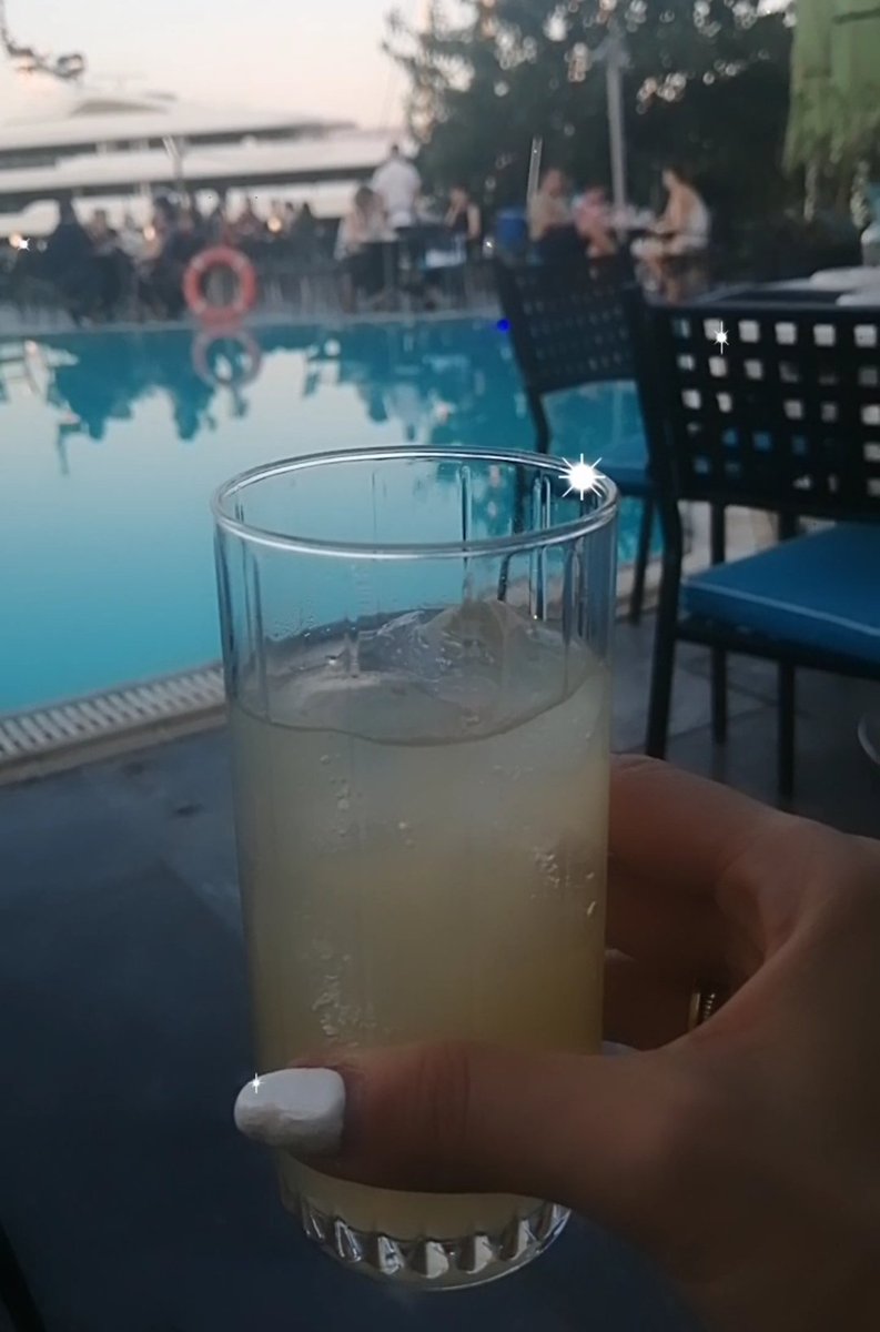 LMarialond's tweet image. 🩵🩵ζωή είναι ό,τι σε κάνει χαρούμενο..
το τι σε κάνει, δεν αφορά κανέναν!, 🩵🩵 #bythepool #gingerbeer