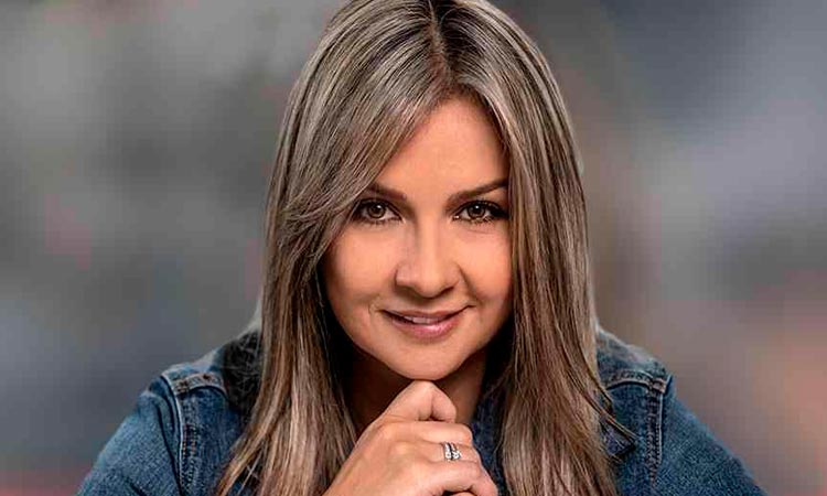 eleccionescolom's tweet photo. #ATENCION 
A la Presidencia de la República por quién votaría?

🔁 Daniel Quintero @Quinterocalle
♥️ Vicky Davila @VickyDavilaH https://t.co/oEX0yTe0tZ