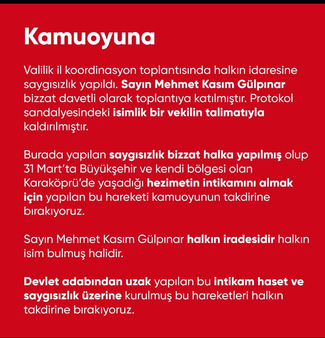 Şanlıurfa halkını temsil eden Şanlıurfa Büyükşehir Belediye Başkanıdır. Yeri de vali ve bakanın sol tarafıdır. Protokol kuralları kişilere göre değişmez. Protokole saygı kimsenin insiyatifine bırakılamaz.
