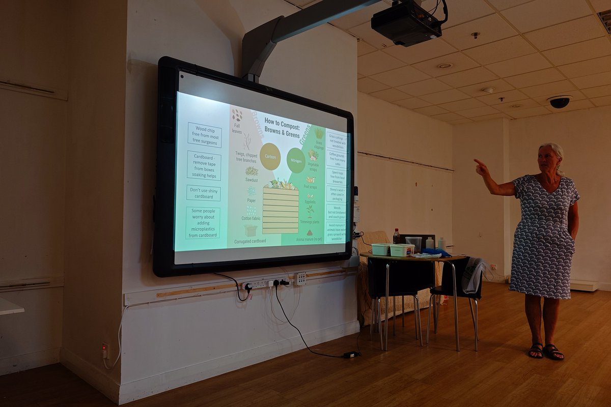GreenSkillsLib's tweet photo. Thank you to everyone who came along to our composting session today! A huge thanks to Angela Alexander who is a composting guru and a huge thanks to Mahdu who showed us an experiment on the importance of soil. 🪱 
#savesoil #maidenhead https://t.co/ItmCiLuRvY