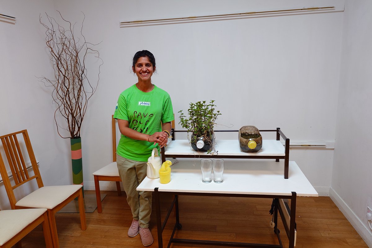 GreenSkillsLib's tweet photo. Thank you to everyone who came along to our composting session today! A huge thanks to Angela Alexander who is a composting guru and a huge thanks to Mahdu who showed us an experiment on the importance of soil. 🪱 
#savesoil #maidenhead https://t.co/ItmCiLuRvY