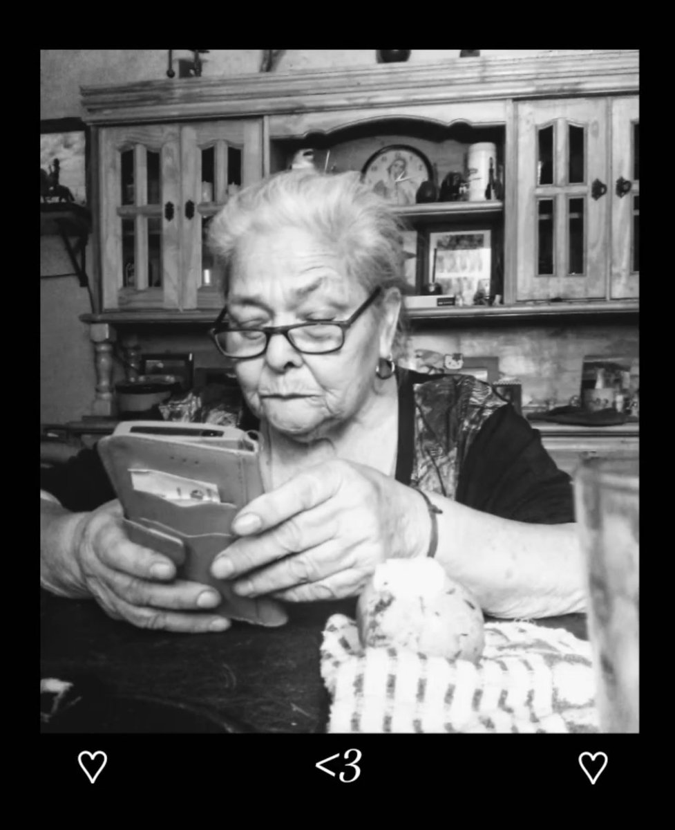 Eres una mujer ejemplar y luchadora, el mejor ejemplo que pude tener. Tu me enseñaste a nunca rendirme, así como tú nunca lo hiciste. Te amo viejita hermosa ❤️‍🩹🕊️...