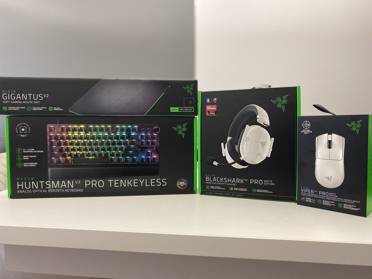 Lets test these beauties <a href="/Razer/">R Λ Z Ξ R</a> 👀