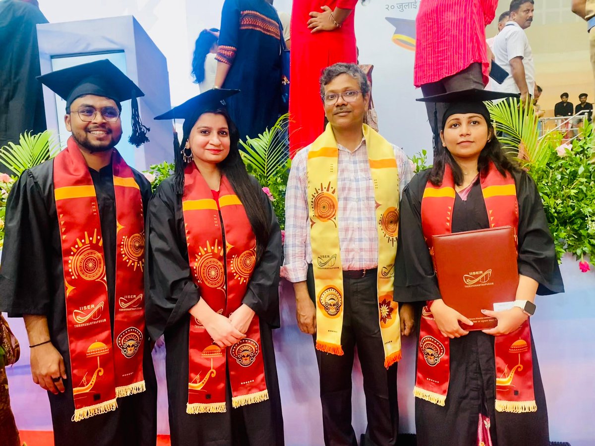 Proud to present our lab members on their graduation day !! Congratulations Rohan , Ritu , Meega and Prabal 🥳🥳🥳