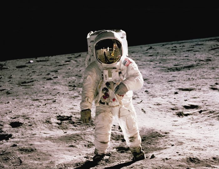 CraigBaird's tweet photo. Humans landed on the Moon today in 1969.
While it is portrayed mostly as an American story, Canadians played a massive role in the success of Apollo 11 and other moon missions that is too often ignored.

Let's learn more! 👇🌙🚀

🧵1/7 https://t.co/qpHFbI093G