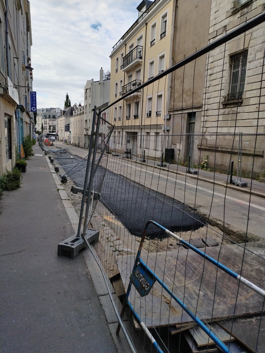 1. Quand #Nantes a un petit air de Paris olympique.
2. Quand #nantes se souvient qu'elle est rebelle