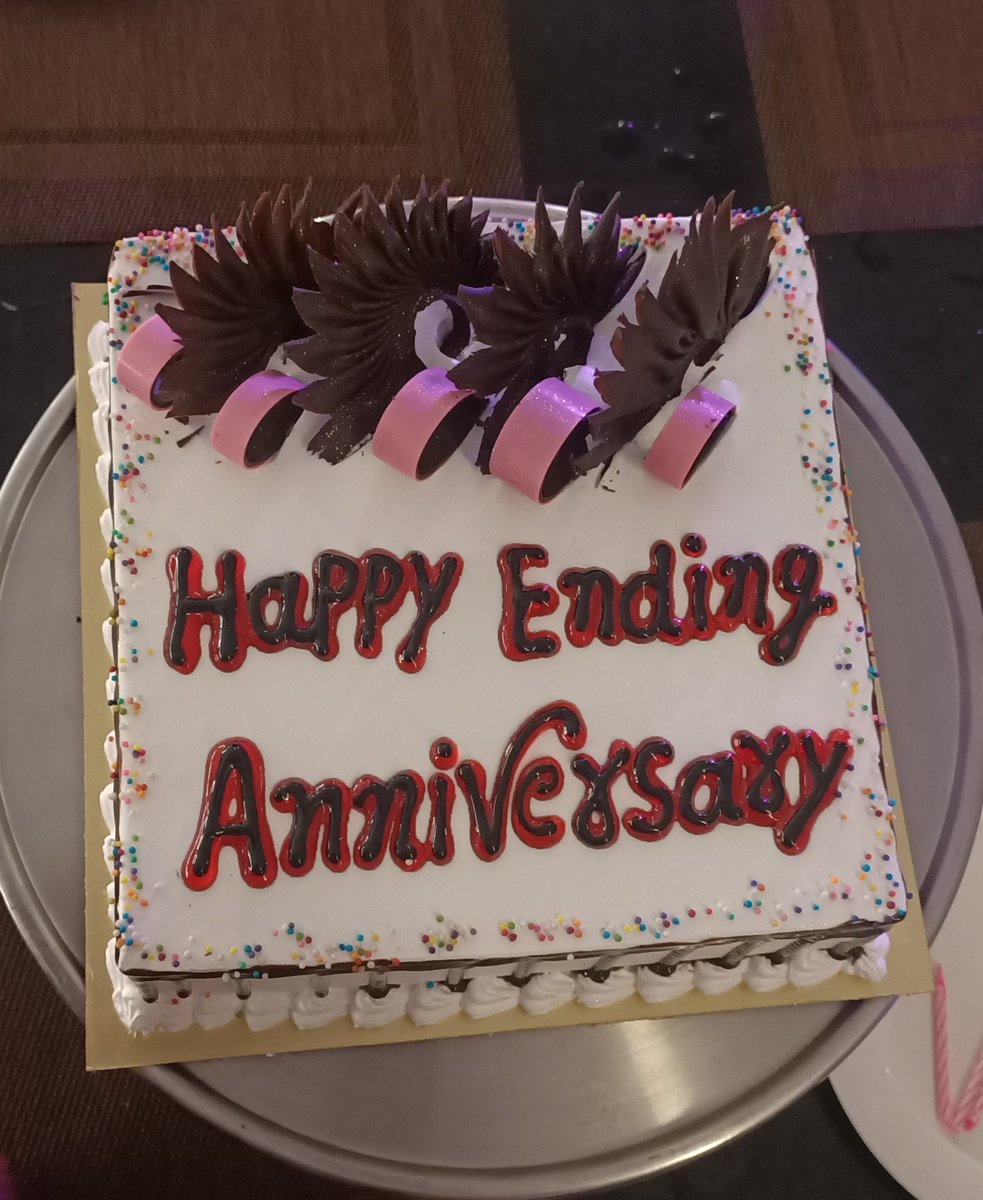 sapnasappuu's tweet photo. Happy Ending 11th Marriage Anniversary 🎂🥳🎉🍻
Ham pyar se alag hogye bahot lambe court (8 saal) ki fight ke baad 🥰
#sapnasappu and Rajesh https://t.co/LVKX0pgUvw