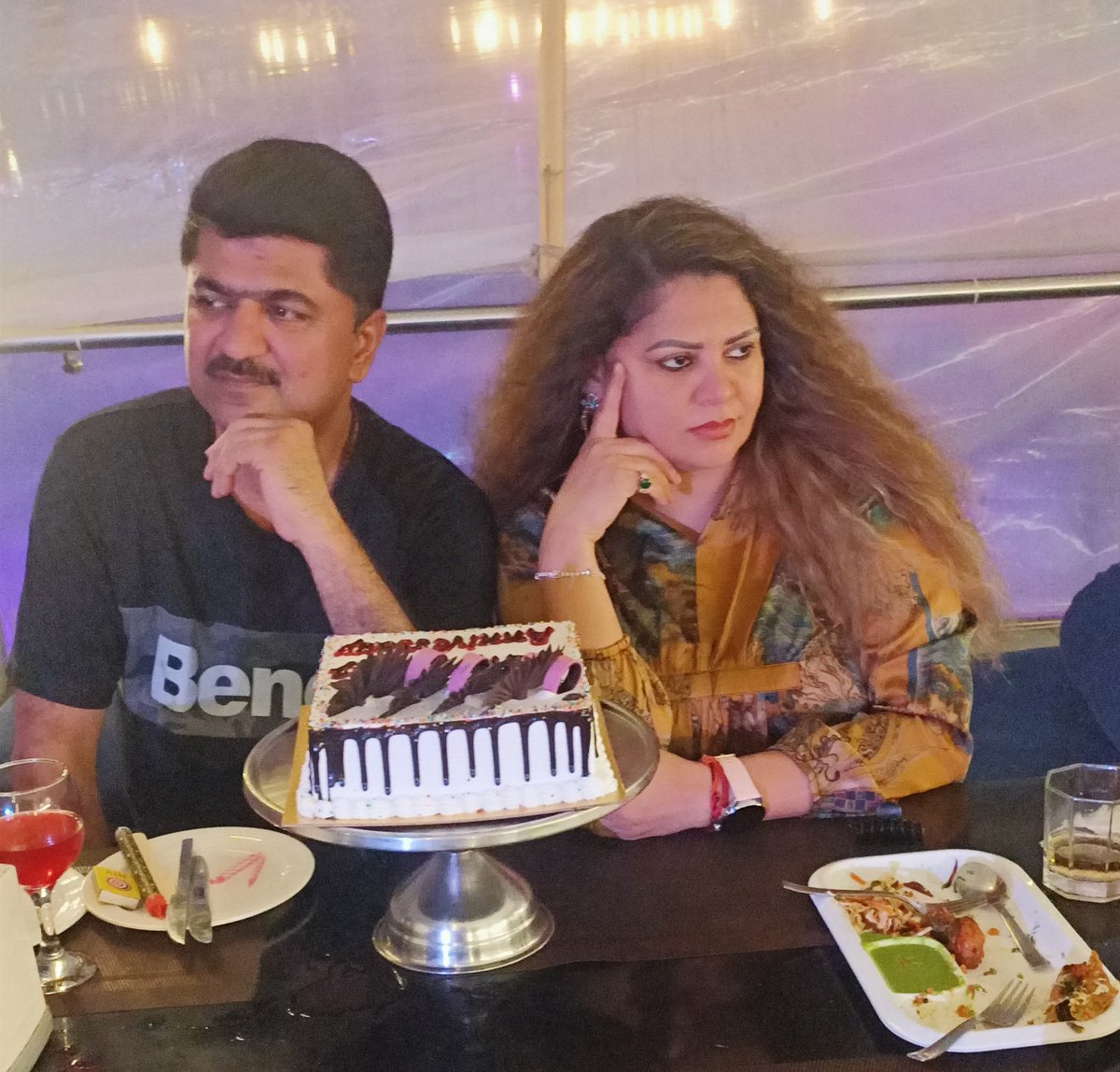 sapnasappuu's tweet photo. Happy Ending 11th Marriage Anniversary 🎂🥳🎉🍻
Ham pyar se alag hogye bahot lambe court (8 saal) ki fight ke baad 🥰
#sapnasappu and Rajesh https://t.co/LVKX0pgUvw