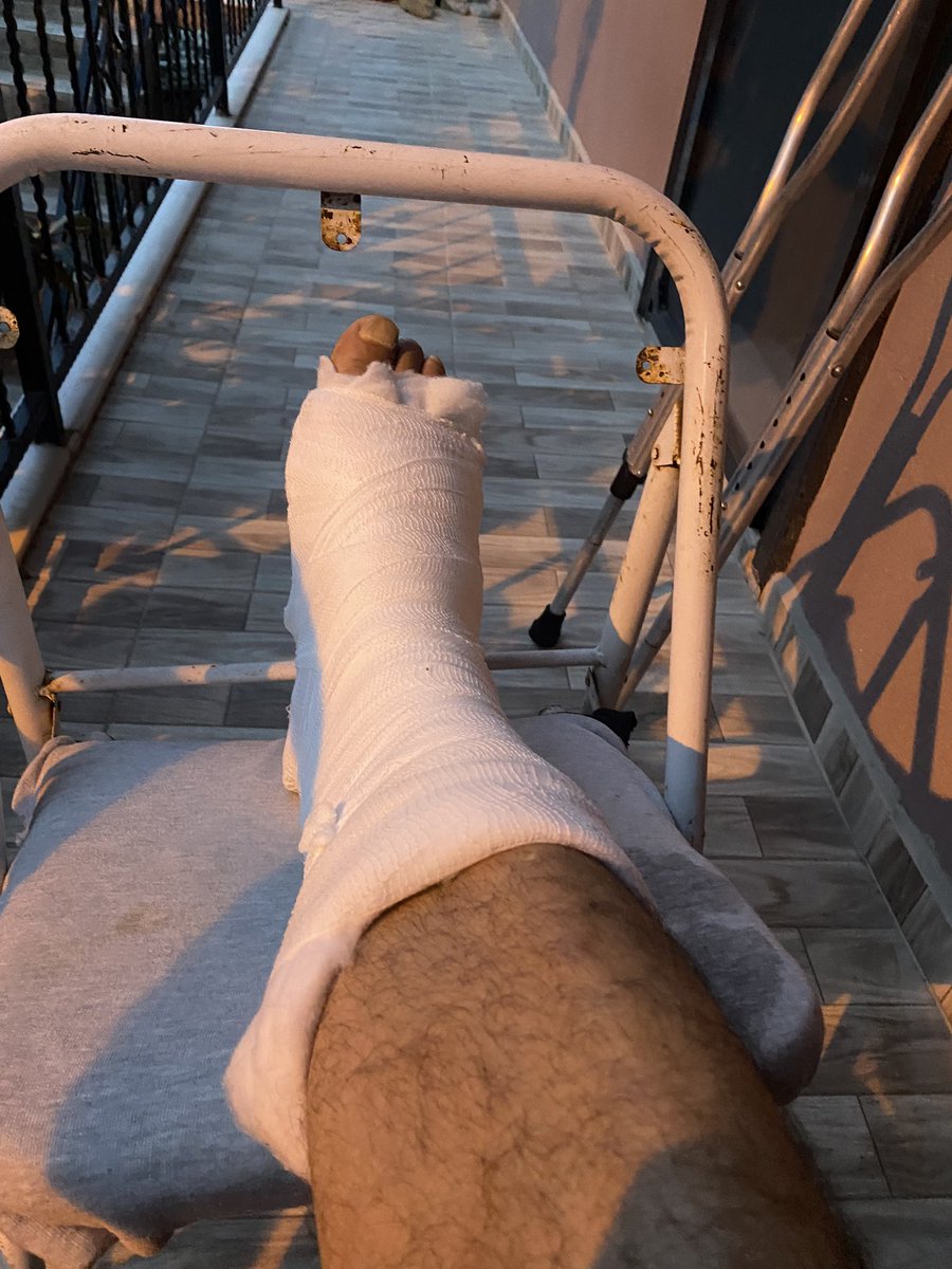 Merhabalar ayağımı kırdım   İZMİR #