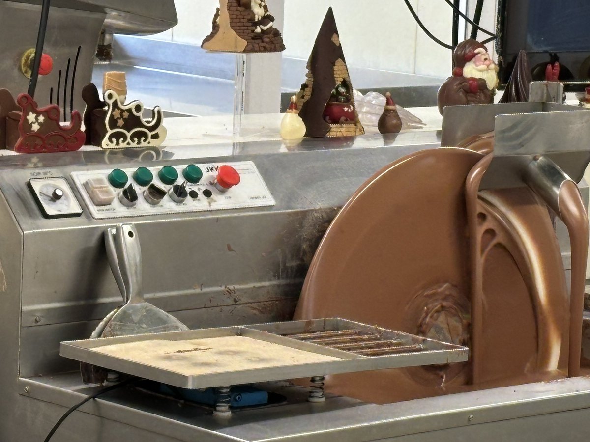 mfl_sbs's tweet photo. We enjoyed a visit to a chocolaterie this afternoon. We learnt all about the process of making chocolates and the difference between types of chocolate. Cacao nibs weren’t popular but tasting the chocolate was a hit! #sbsfrance2024 @StBirinusSchool https://t.co/DMzcZSjnEm