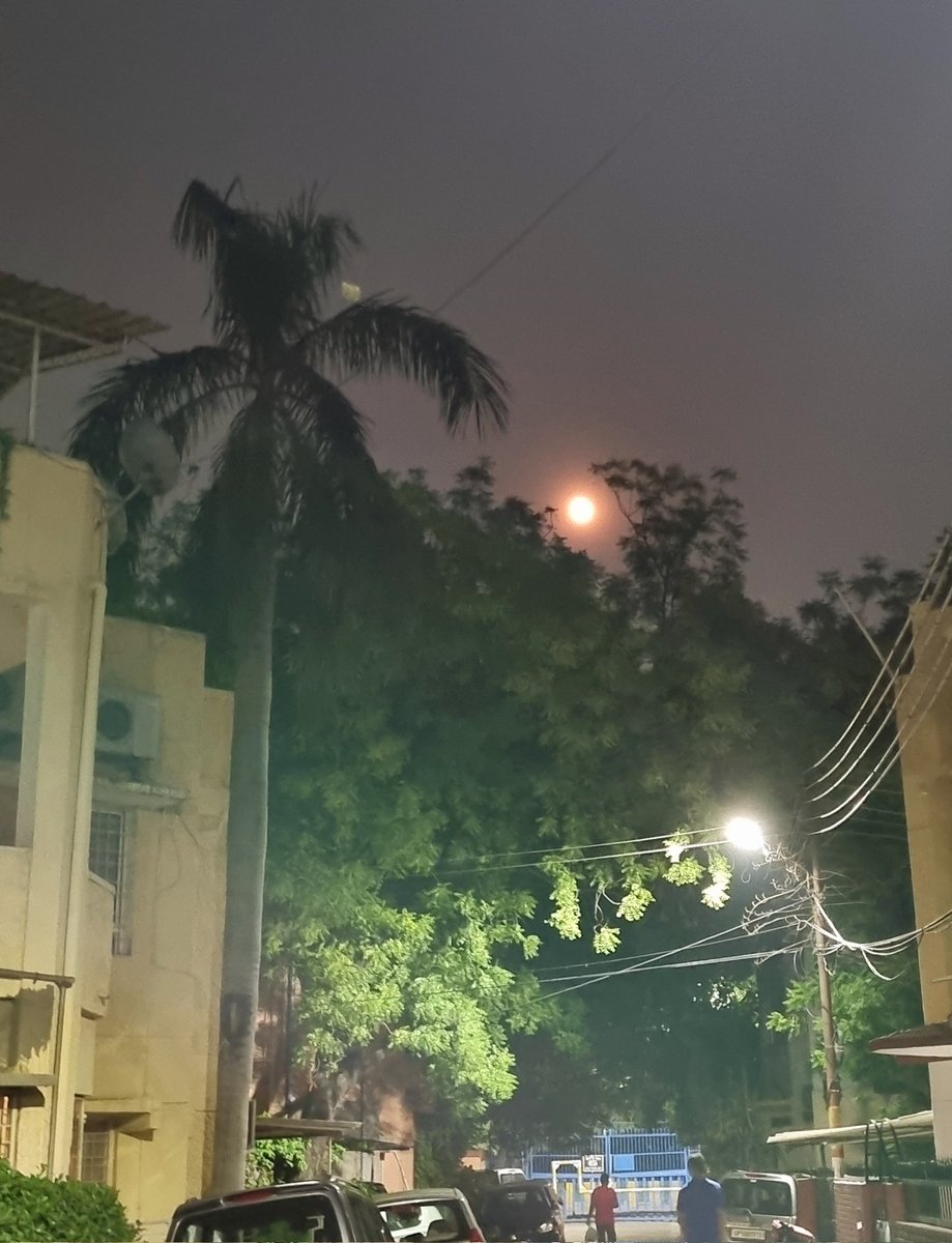 bronz_O_Genius's tweet image. Chandni raat hai
Tu mere saath hai
Kuch hava Sardh hai
Dil mein bhi dard hai
Dard bedard hai
Lab pe koi baat hai...

Chandni Raat Hai... 🫠🥰
#Moon 🌙 🌚 
#Mobilepic 🤳 
#bollywoodsongs 🎵 🎶