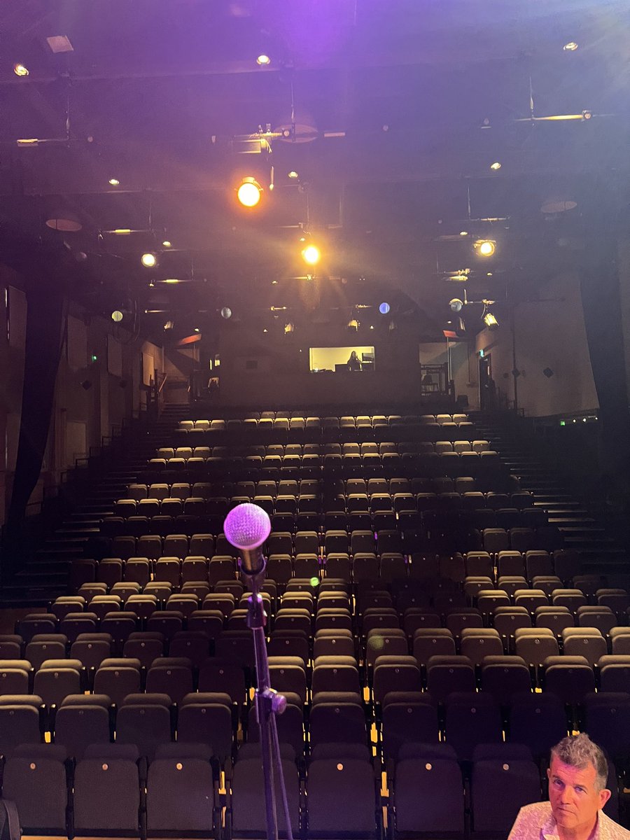 hannahscottuk's tweet photo. #viewfromthestage 😍
@farnhammaltings https://t.co/ipNov0C4ka