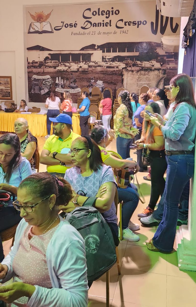 #Aeveinforma "AEVE, activa y comprometida, se reúne en Chitré con sus bases para informar y organizar. 

"Quien no se atreve a luchar no merece educar."