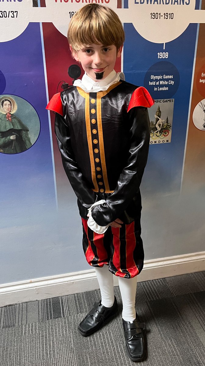 NickPLittlewood's tweet photo. Henry was Shakespeare in the school production of "Shakespeare Rocks!". He was brilliant - from his very funny entrance pursued by screaming girls, to his solo singing spot. He has a real flair for drama and the teachers said he had more than a hand in the directing of the show! https://t.co/BIHmnPX0Qd