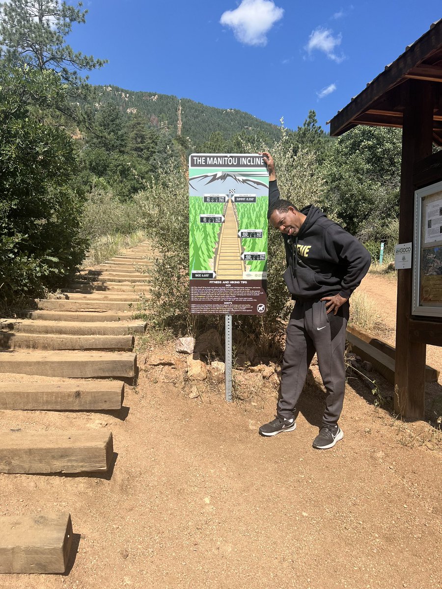 I got to 1900 Steps on the extremely challenging Manitou Incline🧗🏽‍♂️
YOU are next😅😅
Now it’s time for some FOOTBALL‼️

LETS GO BUFFS🦬🦬‼️‼️