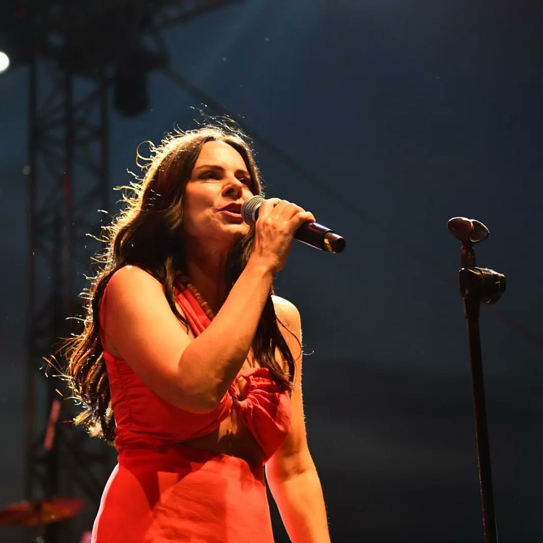 Çanakkale Caz Günleri müzikseverlerin yoğun ilgisi ile ve birbirinden güzel dört konser ile sona erdi. Emeği geçen herkese teşekkürler...
#çanakkale #caz #festival #jazz #müzik #konser #kültür #sanat #sanatetkinligi #jülideözçelik #seranbilgi #elifcaglar #şenaylambaoğlu