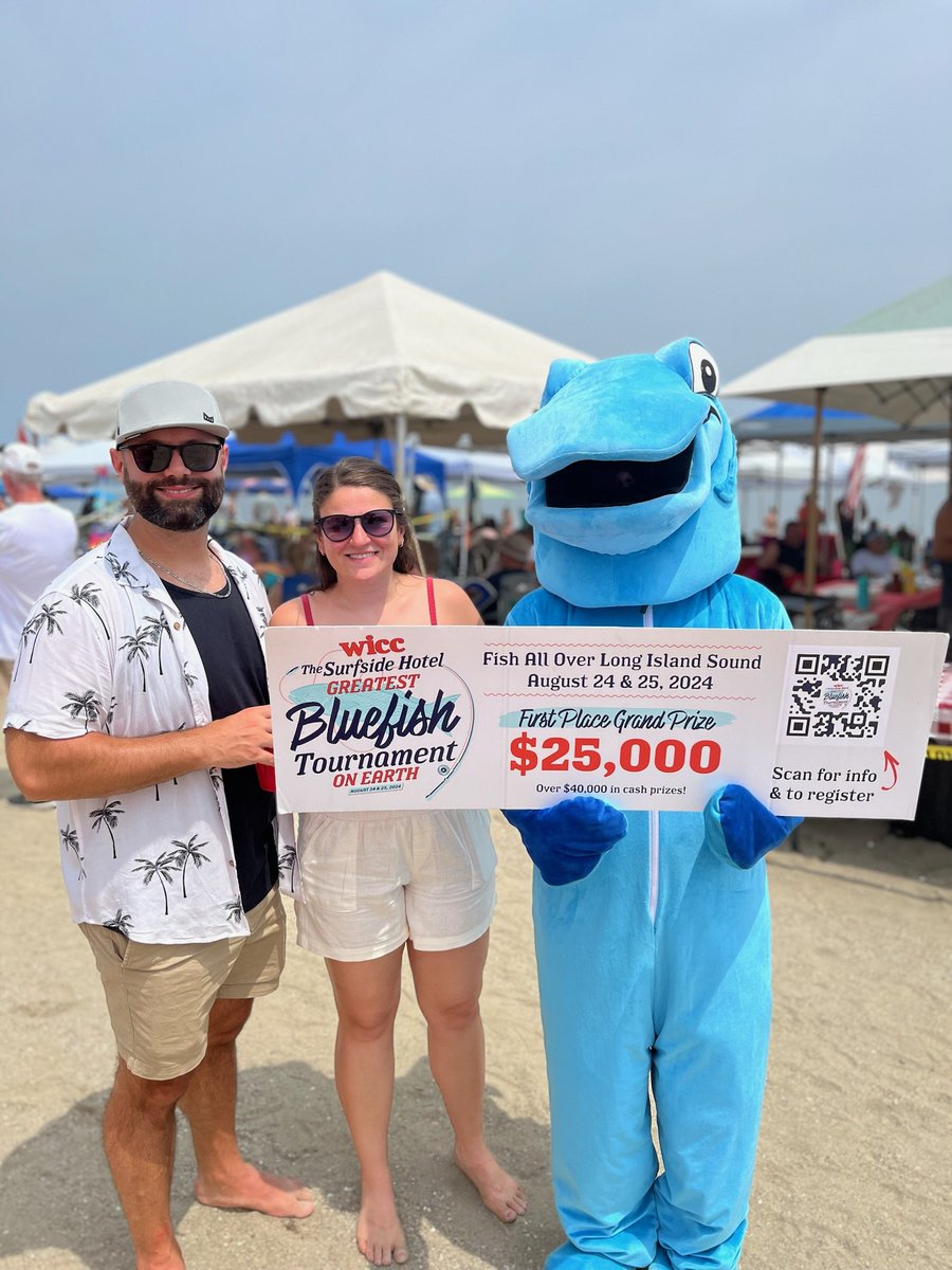 BluefishTourn's tweet photo. Todd joined our friends at @LittlePub for the annual Stratford Blues on the Beach!

We're signing people up for the WICC @thesurfsidehotel Greatest Bluefish Tournament on Earth 🪝 Look for Todd all summer, stop by your bait &amp; tackle shop, or register at https://t.co/Q4cQmrsZJE https://t.co/t3UrhFWP9n