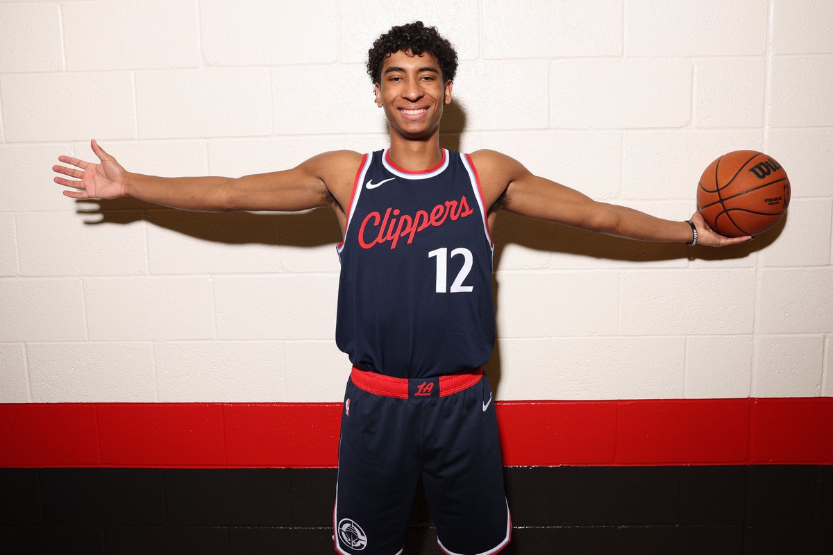 LA Clippers (@laclippers) on Twitter photo lights, CAMera, action ๐ธ
Rookโs first time in his new threads! lights, CAMera, action ๐ธ
Rookโs first time in his new threads!
