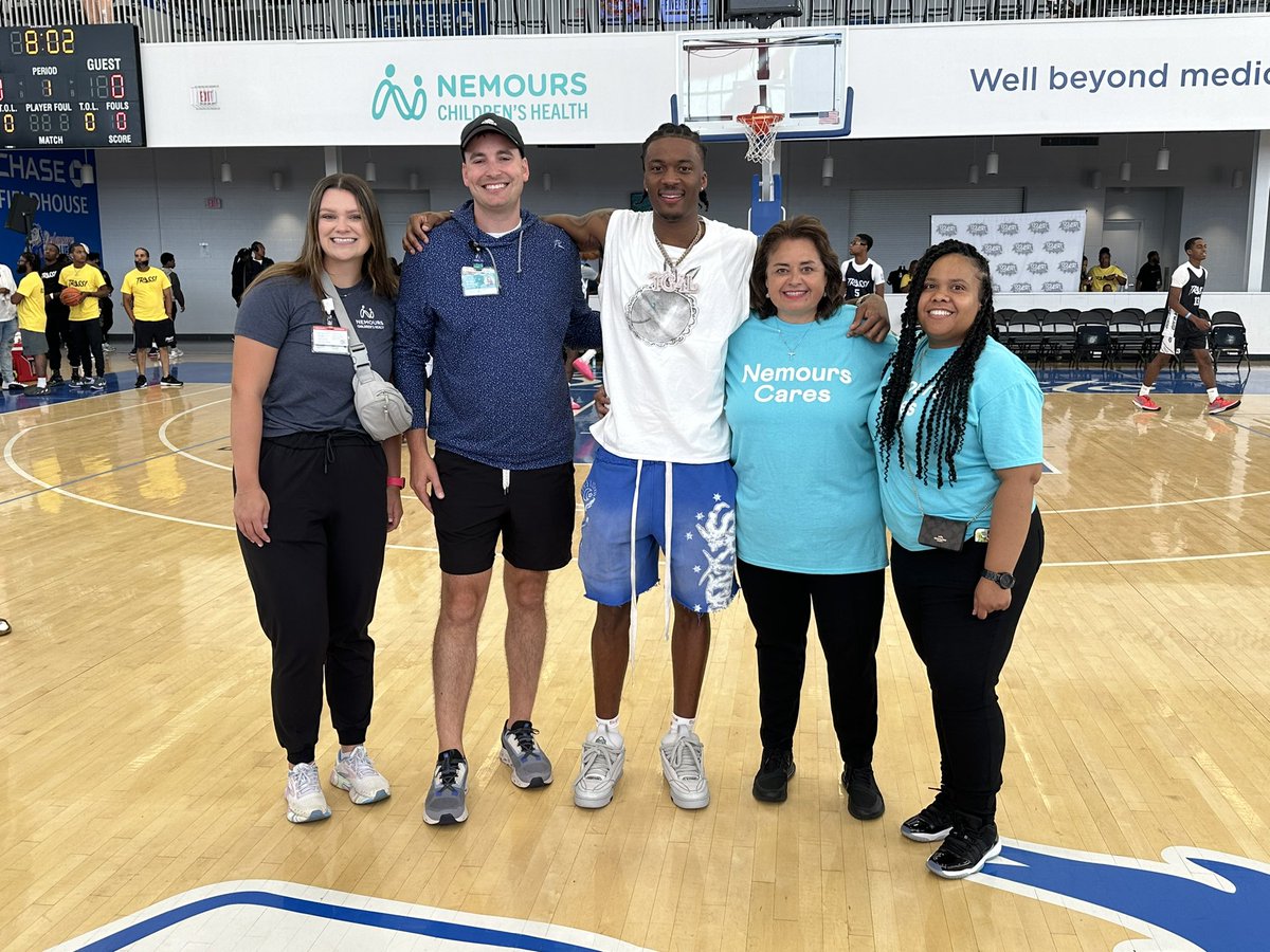 Happening now!  <a href="/LAClippers/">LA Clippers</a> <a href="/BizzyBones11/">Bones Hyland</a> Tressi Day at the Chase Field House! Thank you for giving back to the DE community! <a href="/Nemours/">Nemours Children's Health</a> is a proud partner of this DE native and icon! We love you! Let’s go!❤️
#WellBeyondMedicine
#CommunityEngagement