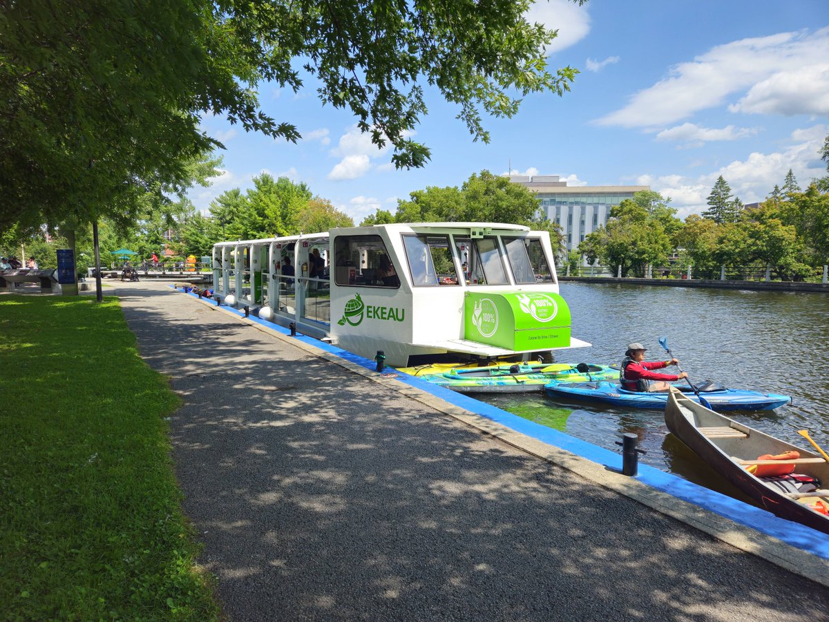RideauCanalNHS's tweet photo. . @Ottboatcruise is here for our first #LockNPaddle, and they've brought a taco truck! 🌮 Food and refreshments are available for purchase from 1 PM to 5 PM. 😊 https://t.co/xDBAZ1Krq6