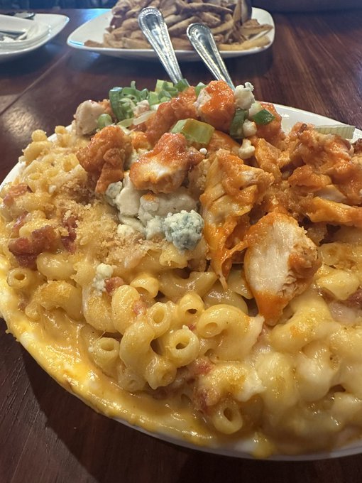 I&rsquo;m a slut for a good Mac and cheese https://t.co/tKOeAvuSvW<a href="/tag/twilight"class="tags"><span>#twilight</span></a>