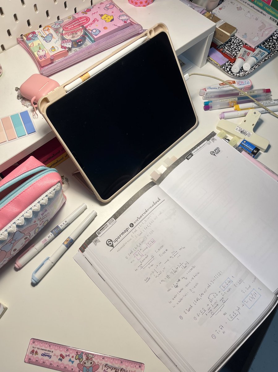 jqmms's tweet photo. 🪜🧵 ‧₊˚✿ 21 July 24 | ꒰ 4h 13m ꒱
𐙚 physics
เก็บฟิสิกส์ไม่จบสักที เบินเอ้าอีกแล้ว เรียนได้วันสองวันก้หมดไฟและะ ไม่ชอบฟิสิกส์ ㅠㅠ แต่จะพยายามนะ ถึงแม้จะเลยแพลนมาหลายวัน(ล้านรอบ) แล้วก้พึ่งผ่านมิดเทอมคับ คะแนนบางวิชาไม่ฟิน แต่โอเคอยู่ เกือบเทแล้ว
( #studywlormor ) https://t.co/eHdf47NU6V