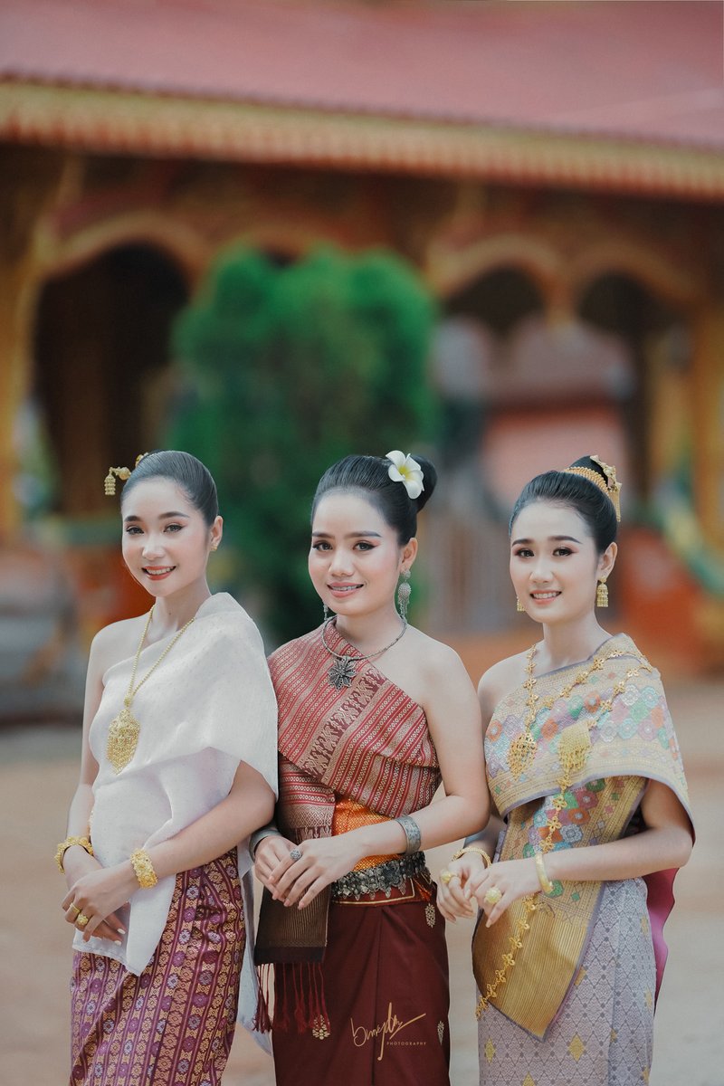 billydreamlife's tweet photo. R E T R O L A O G I R L #ຊ່າງພາບ #ຖ່າຍແບບ #ສາວລາວ #ສາວລາວຍ້ອນຍຸກ #a7iv #sonyalpha #midjourney #ai #aiart #midjourneyart #midjourneyai #aiartcommunity #digitalart #art #digitalartwork #portait #photography #britjourneyart #beautiful #woman #model #flower #sunflower #sigmaart https://t.co/UYlhSyxlGd