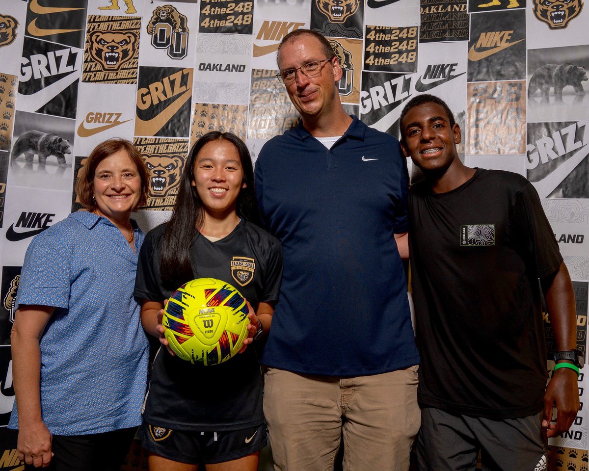 mtcampbell07's tweet photo. COMMITTED 

@OaklandWSOC ‘29…counting down the days till fall 2025!! 

Thank you @CoachZvosec and the rest of the staff for the opportunity!

@tikitakaklu @Coach_Plex @SCUnited_FC @ECNLgirls @ECNLSoutheast https://t.co/aLJQWMgBRn