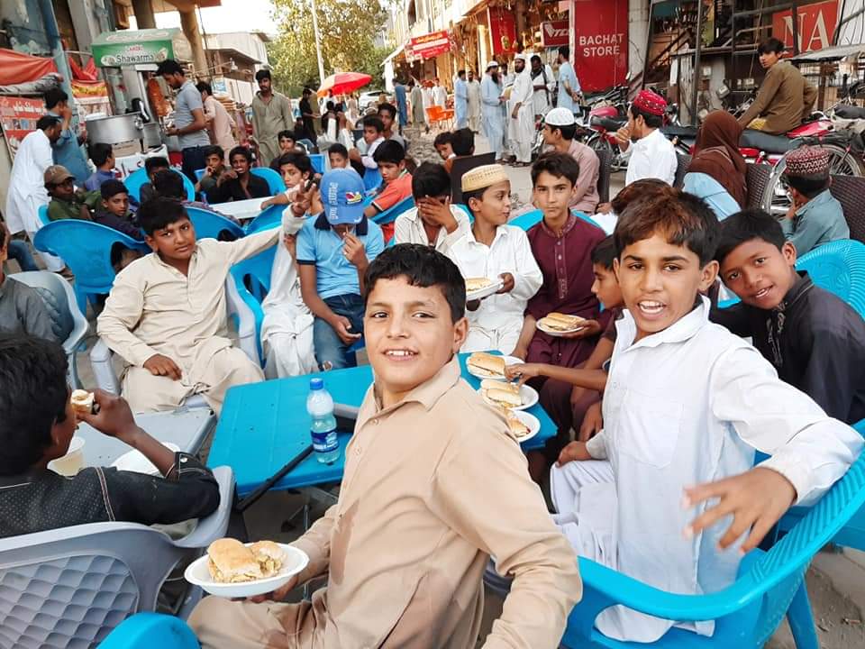Arzookazmi30's tweet image. #StreetChildren 
#IslamabadDiary 😍😍