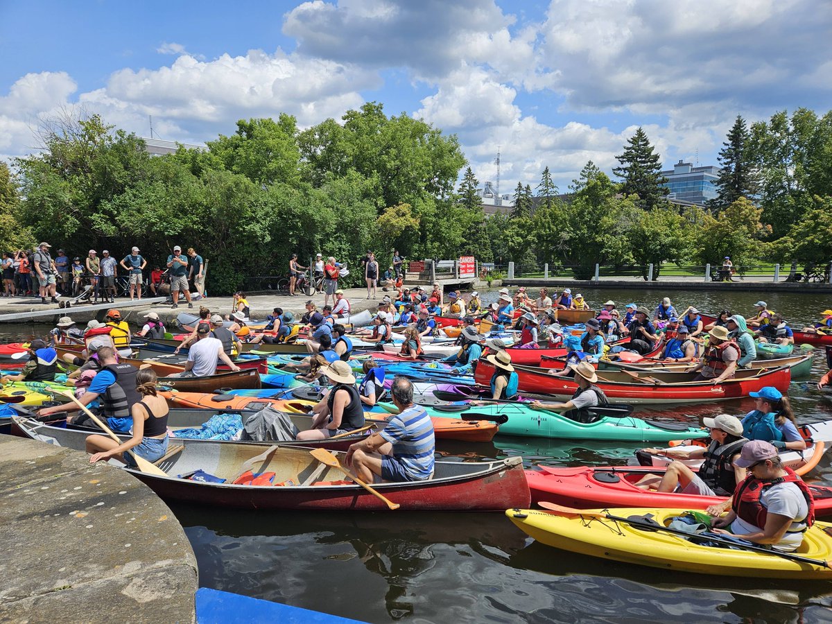 RideauCanalNHS's tweet photo. Today at the very first #LockNPaddle on the Rideau Canal, @MonaFortier, MP for Ottawa-Vanier, is at Hartwells to celebrate our beautiful waterways, the joy of paddling, and our vibrant community. 🛶

For more details, visit ➡ https://t.co/wBBbudld9U https://t.co/gBqISXny9E