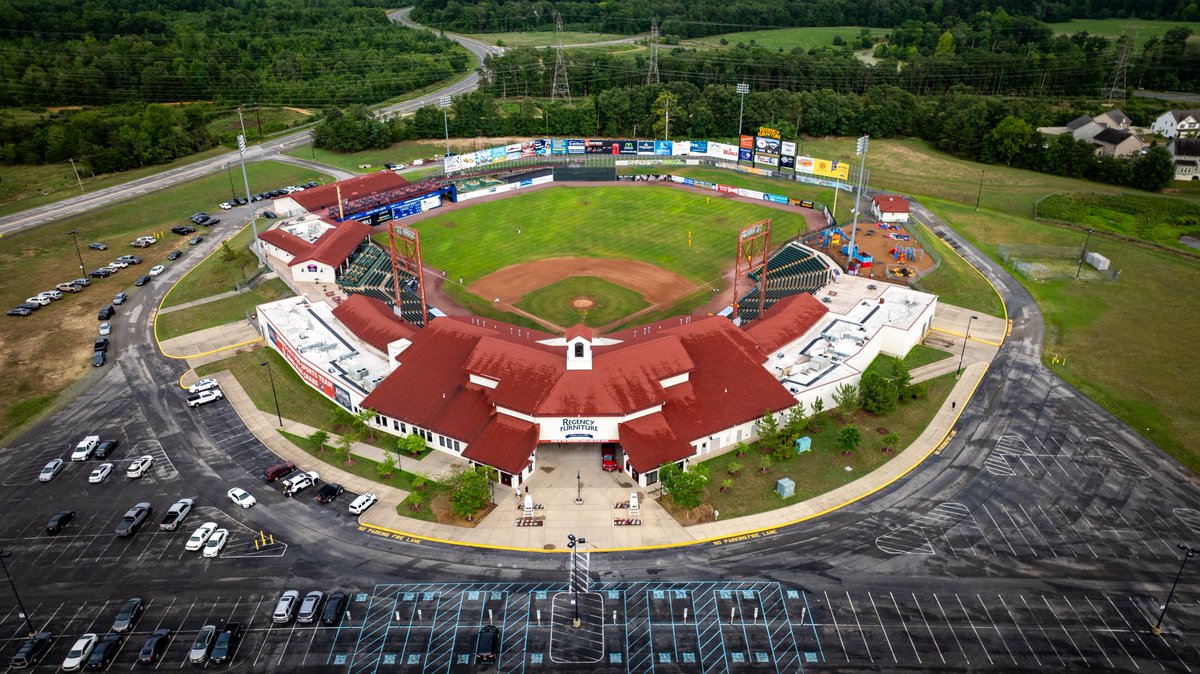 MyDronePro's tweet image. Cropdusters are on the road tonight at Regency Furniture Stadium against the SOMD Senators. @CropdustersBB @bscott2345 @TBolts_Baseball #Cropdusters #CalRipkenBaseball @CalRipkenLeague @TimmyWilcox32 @SokolskyJish