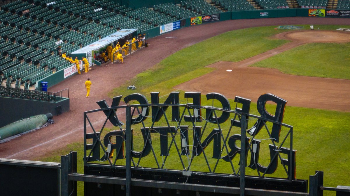 MyDronePro's tweet image. Cropdusters are on the road tonight at Regency Furniture Stadium against the SOMD Senators. @CropdustersBB @bscott2345 @TBolts_Baseball #Cropdusters #CalRipkenBaseball @CalRipkenLeague @TimmyWilcox32 @SokolskyJish