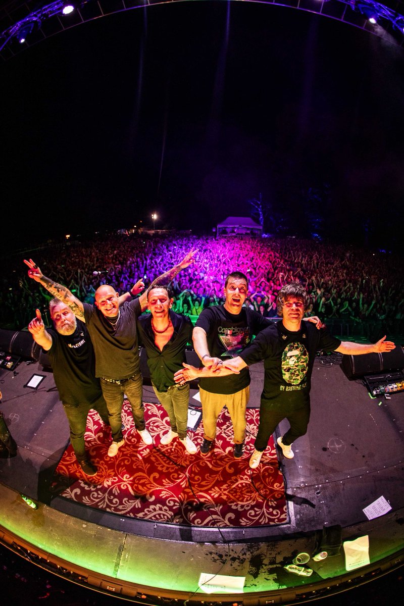 Wow !! York night 2, incredible scenes!!! The perfect end to an amazing couple of days in our hometown ….  Massive ❤️