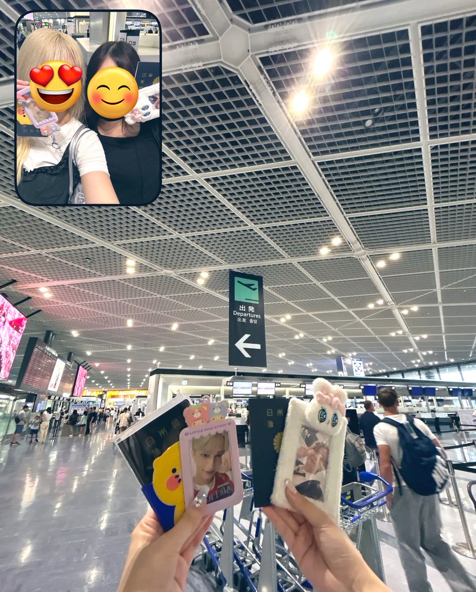 Distiny8TINYaya's tweet photo. 娘が韓国🇰🇷へ✈️💗
前回は私と一緒だったけど今回はお友達さんと2人🥹
無事に帰ってきてね🥲🫶🏻
あー心配💦 https://t.co/P7Ek6b8mVQ