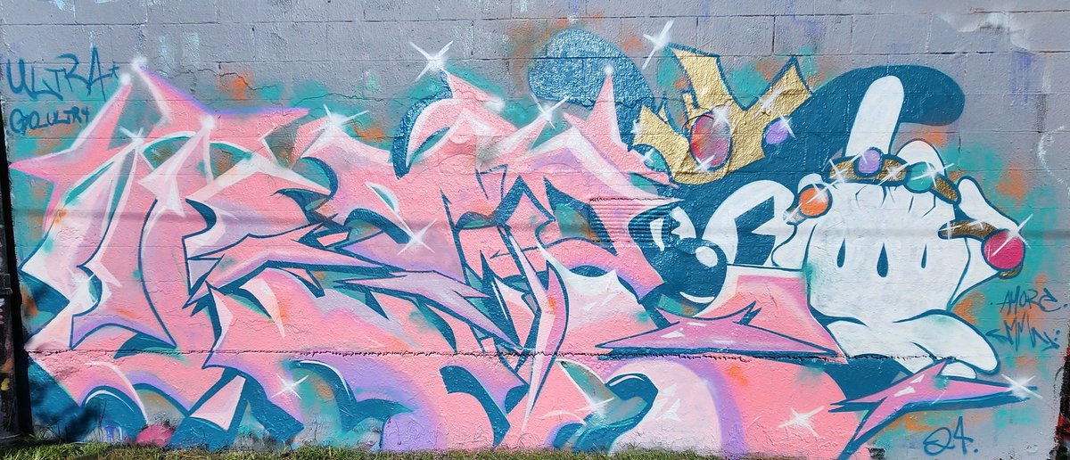 sup4ultr4's tweet photo. TODAYS GRAFFITI! ✨️🙌🏾
TODAY WAS A SPECIAL JAM WHERE WE HAD TO BRING OUT THE BURNERS!
TIME SPENT:12 11 HOURS!
VERY HAPPY TO SPEND THE TIME HANGING OUT WITH SO MANY NEW AND THE OG'S! HERE ARE MY GRAFF FRIENDS GRAFFIT TOO!👇🏾
#graffiti #bombrushcyberfunk #jetsetradio #graffitiart https://t.co/eCgOXzLTDf